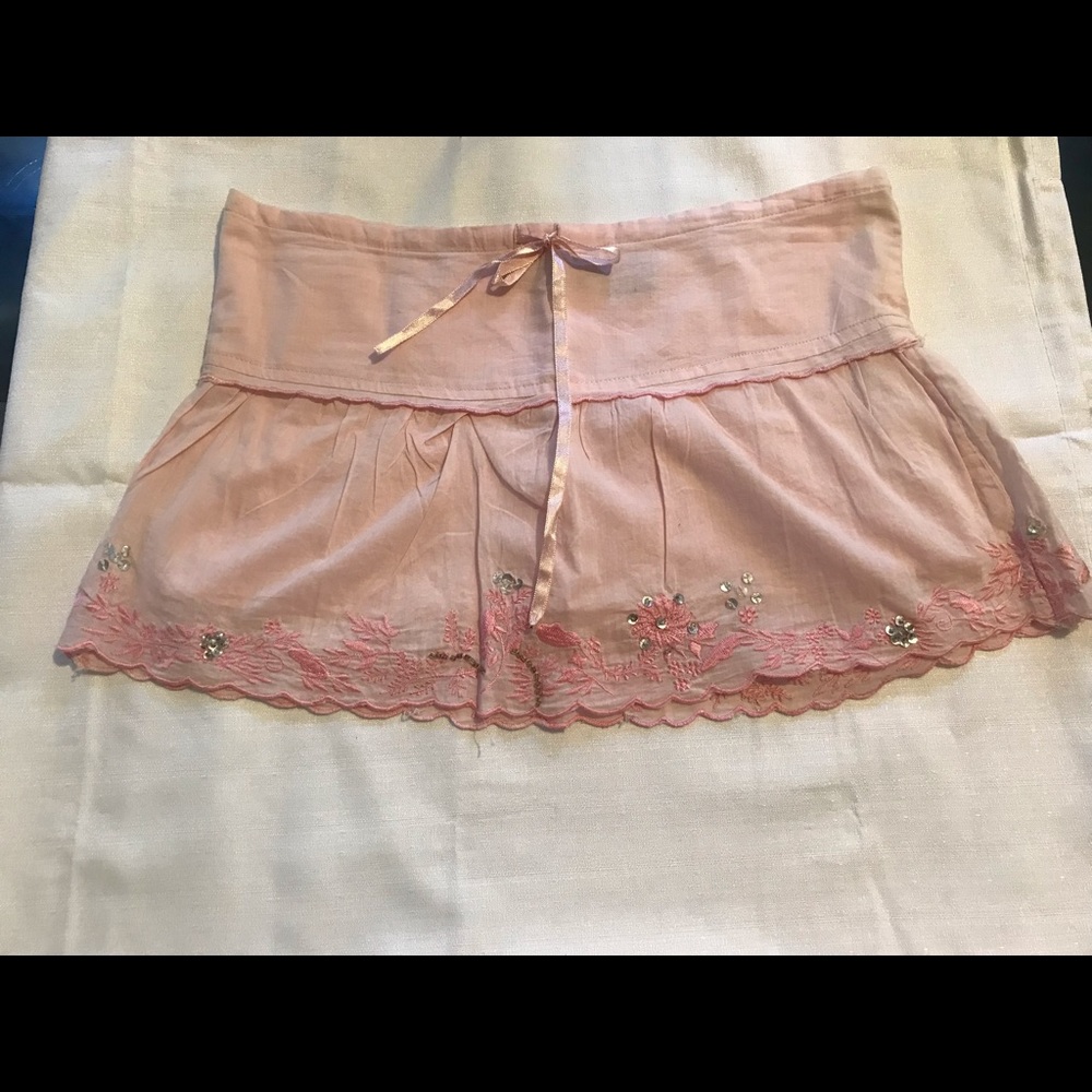 Adorable mini skirt cute details 🎀💕
